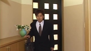 The mom who scolds a boy