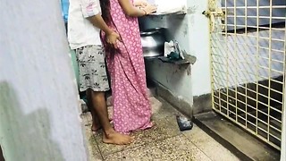 Biwi ki MMS, Padosi ne kitchen me chod ke gaya