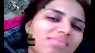 Muslim girl fuck with her boyfriend in to the forest. Delhi Indian sex video